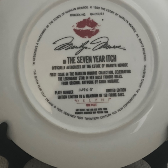 Marilyn Monroe …Collector plates - Picture 2 of 4
